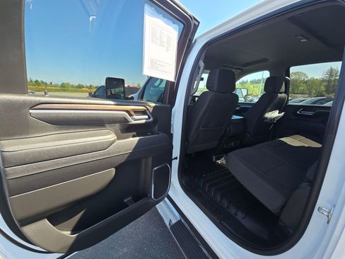 Used 2025 Chevrolet Silverado 2500 LT w/ Convenience Package AWD/4WD image 11