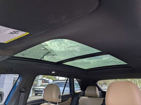 Used 2024 Volkswagen Atlas Cross Sport SE image 25