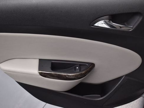 Used 2014 Buick Verano Convenience FWD image 21