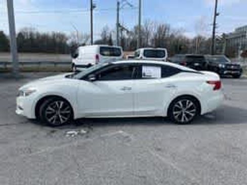 Used 2017 Nissan Maxima Platinum w/ Interior Lighting Package image 14