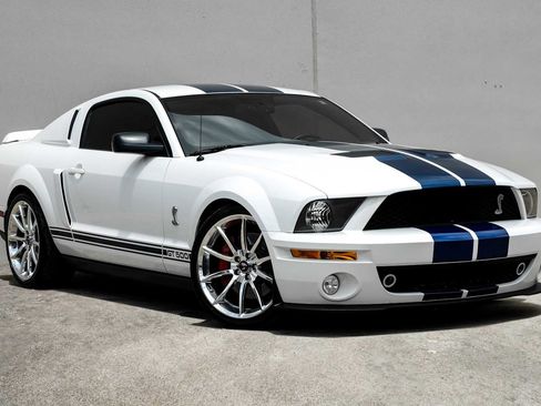 Used 2007 Ford Mustang Shelby GT500 RWD image 6