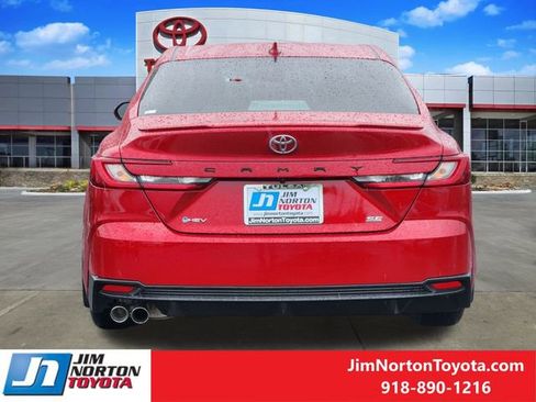Used 2025 Toyota Camry SE w/ Convenience Package FWD image 7