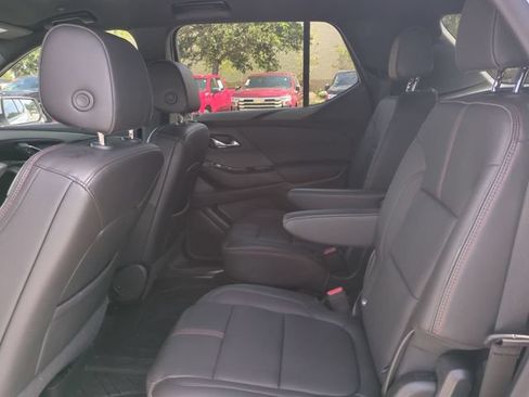 Certified 2023 Chevrolet Traverse RS w/ LPO, Floor Liner Package FWD image 17