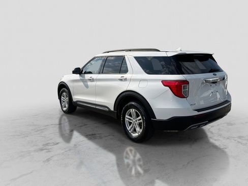 Certified 2023 Ford Explorer XLT w/ Equipment Group 202A AWD/4WD image 5
