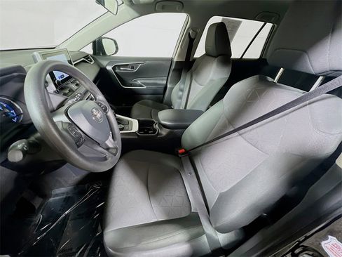Certified 2025 Toyota RAV4 XLE image 18