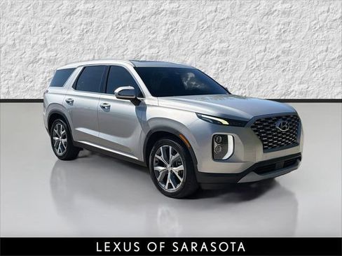 Used 2021 Hyundai Palisade SEL w/ Premium Package FWD image 1