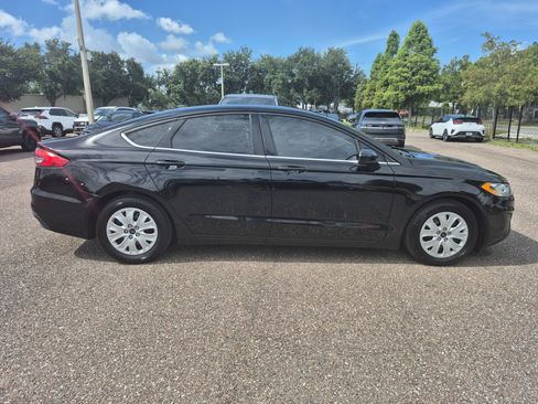 Used 2019 Ford Fusion S FWD image 9