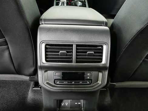 Certified 2024 Volkswagen Atlas SEL Premium R-Line AWD/4WD image 23