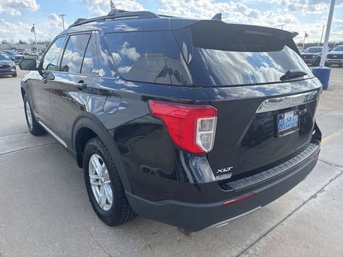 Used 2022 Ford Explorer XLT w/ Equipment Group 202A AWD/4WD image 11