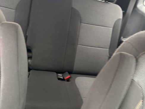 Used 2020 Chevrolet Traverse LT image 21