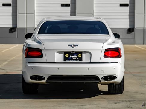 Used 2018 Bentley Flying Spur S V8 image 12