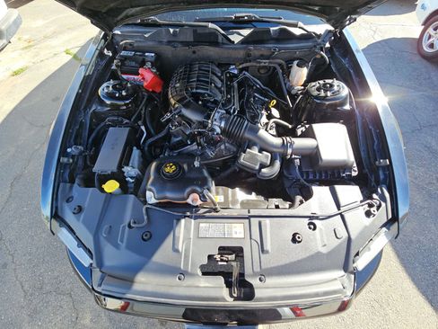 Used 2013 Ford Mustang Coupe image 3