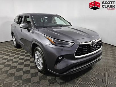 Used 2022 Toyota Highlander LE
