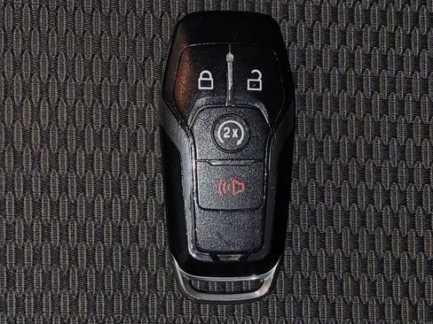 Used 2016 Ford Explorer XLT w/ Equipment Group 201A FWD image 32