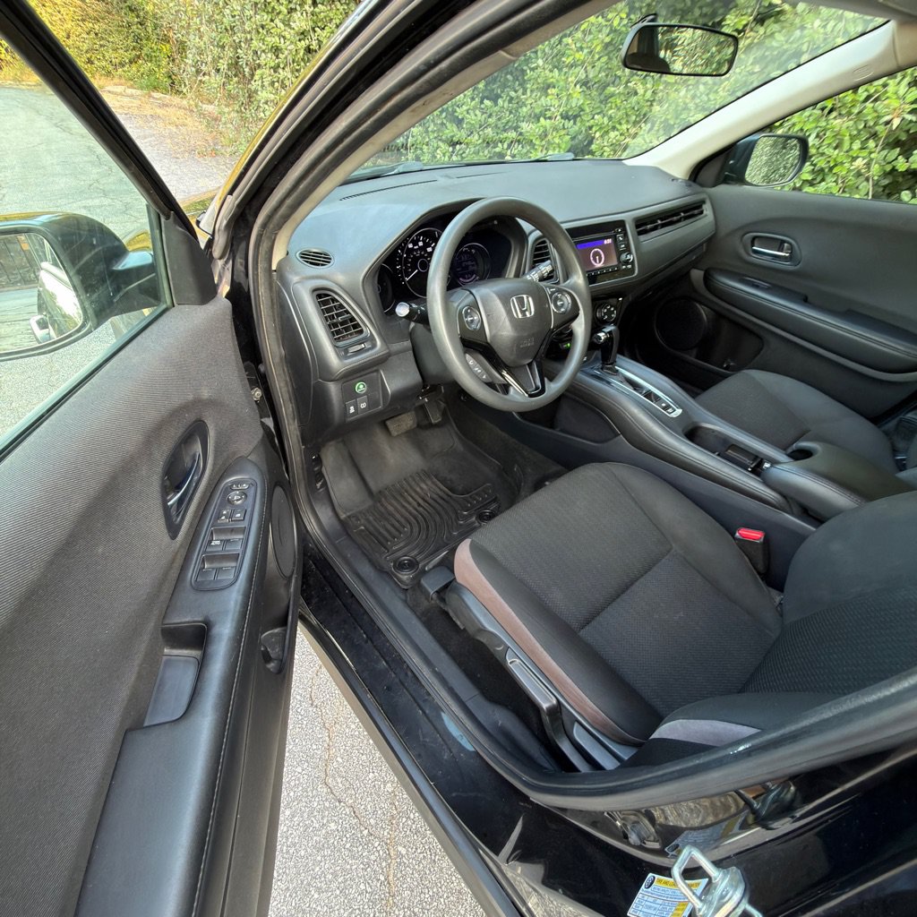 Used 2019 Honda HR-V LX image 8