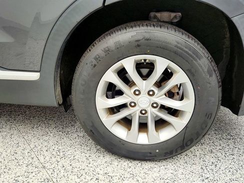 Used 2020 Hyundai Santa Fe SE image 9