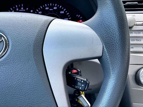 Used 2010 Toyota Camry LE FWD image 24
