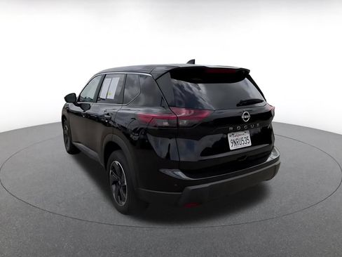 Used 2025 Nissan Rogue SV FWD image 10