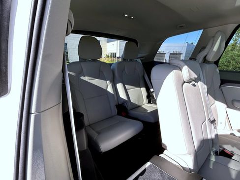 Used 2025 Volvo XC90 B6 Plus w/ Protection Package AWD/4WD image 19