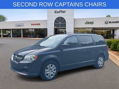 Used 2019 Dodge Grand Caravan SE w/ UConnect Hands-Free Group
