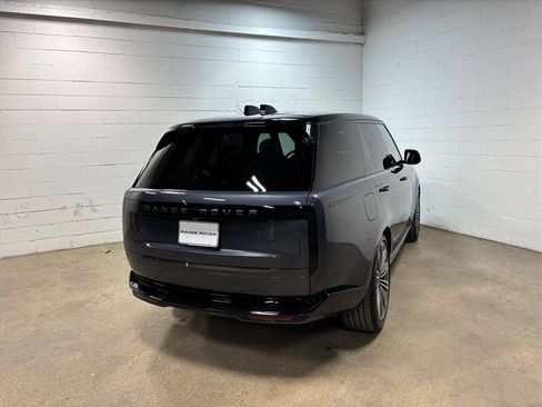 Used 2025 Land Rover Range Rover SE image 7