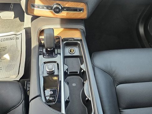 Certified 2025 Volvo XC90 B6 Plus w/ Protection Package image 24