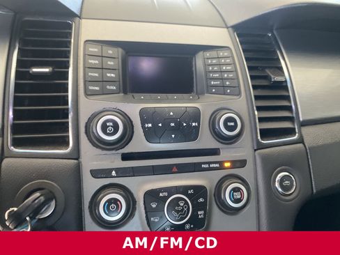 Used 2018 Ford Taurus SEL image 14