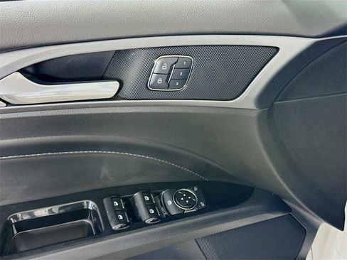 Used 2015 Ford Fusion Titanium image 12