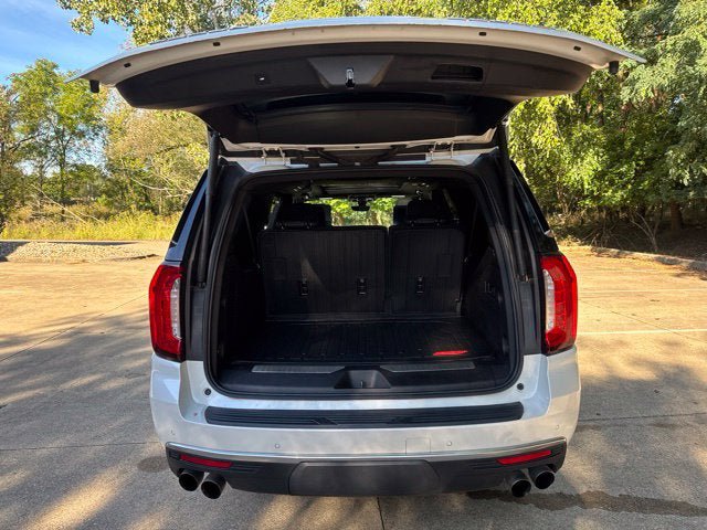 Used 2021 GMC Yukon XL Denali w/ Denali Premium Package AWD/4WD image 22