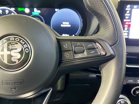 Used 2024 Alfa Romeo Tonale Ti w/ Premium Interior Package image 19