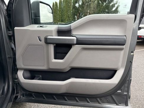 Used 2017 Ford F150 XLT AWD/4WD image 12