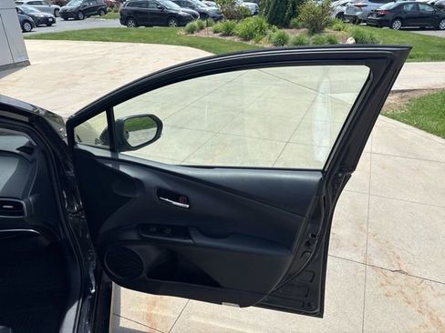 Used 2022 Toyota Prius Prime XLE FWD image 33