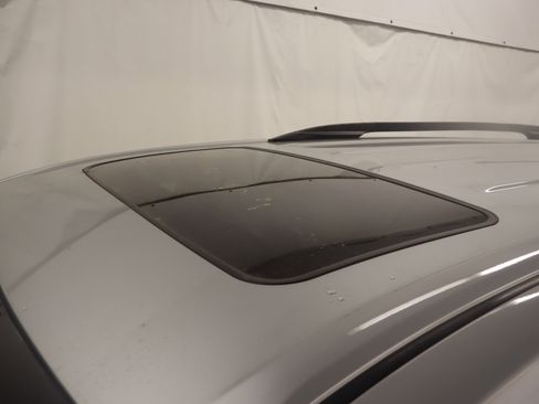 Used 2019 Toyota Sienna XLE image 16