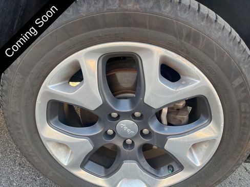 Used 2018 Jeep Compass Limited image 36