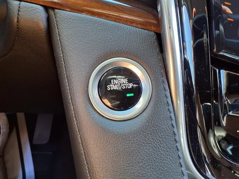 Used 2020 Cadillac Escalade Premium Luxury AWD/4WD image 31