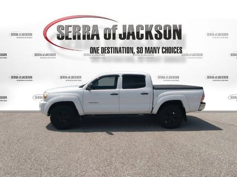 Used 2011 Toyota Tacoma PreRunner w/ SR5 Pkg #2 RWD image 5