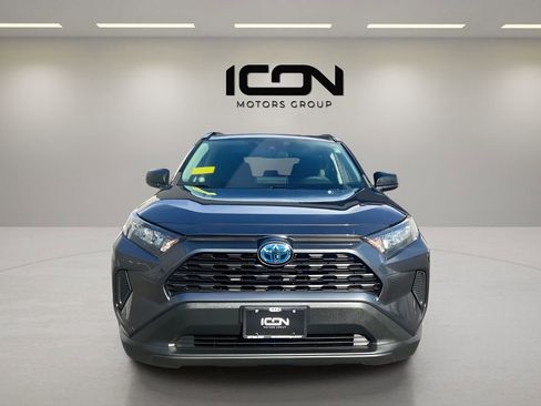 Used 2021 Toyota RAV4 LE image 8