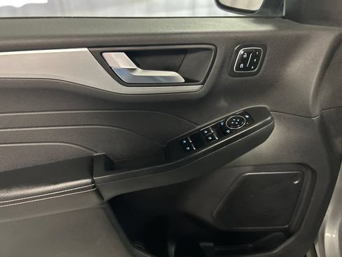 Used 2023 Ford Escape Platinum AWD/4WD image 14