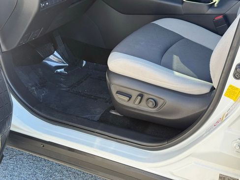 Used 2019 Toyota RAV4 XLE w/ Convenience Package image 28