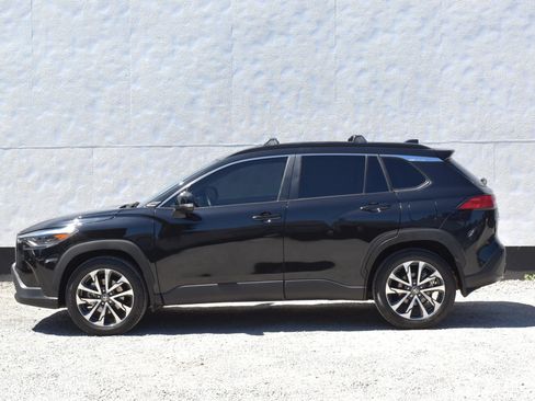 Used 2024 Toyota Corolla Cross XLE w/ Convenience Package AWD/4WD image 5