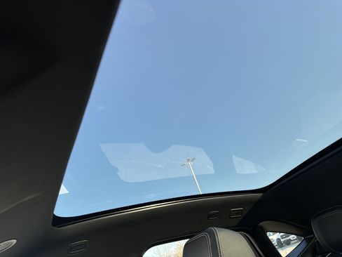 Used 2024 Jaguar E-PACE R-Dynamic SE image 30