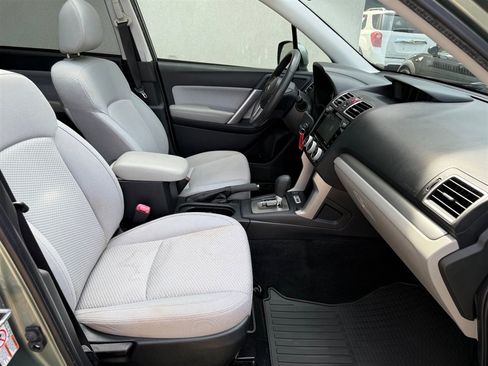 Used 2017 Subaru Forester 2.5i Premium w/ Popular Package #2A AWD/4WD image 4