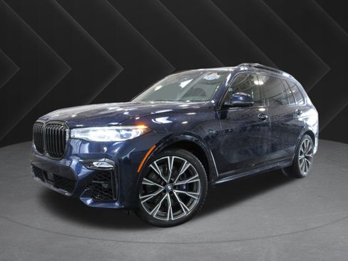 Used 2020 BMW X7 M50i image 1