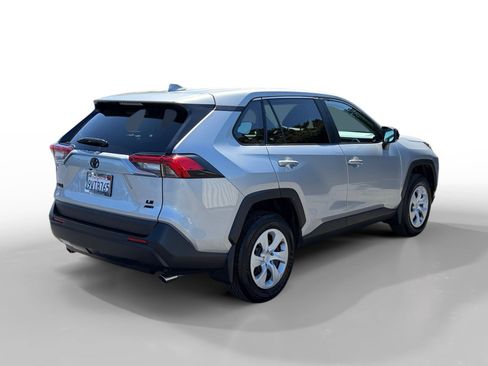 Used 2025 Toyota RAV4 LE AWD/4WD image 5