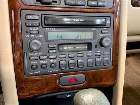 Used 1999 Volvo C70 LT FWD image 32