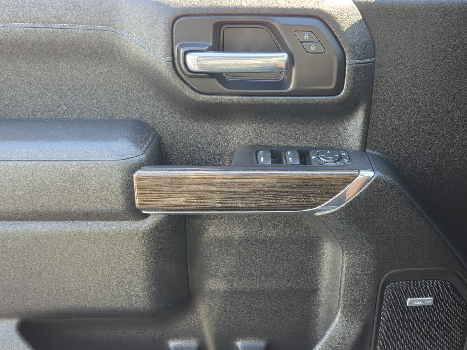 Used 2021 Chevrolet Silverado 1500 LT Trail Boss w/ Convenience Package II AWD/4WD image 31