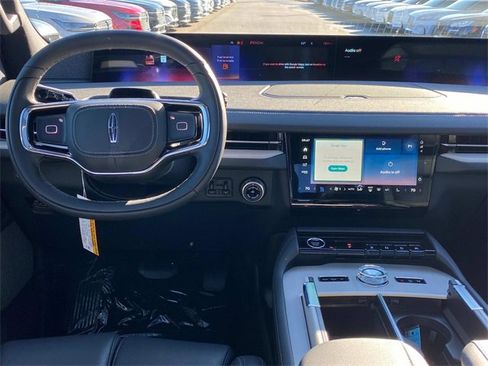 New 2025 Lincoln Navigator Reserve w/ Jet Appearance Package image 6