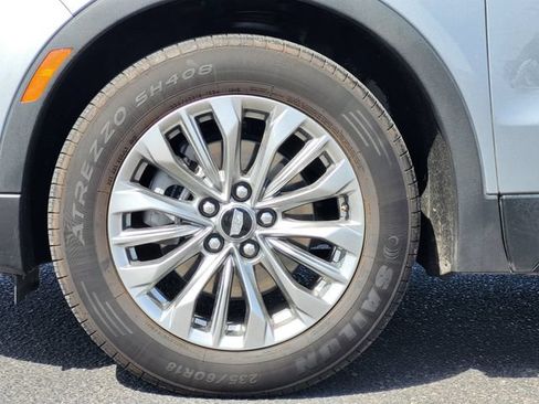 Used 2024 Cadillac XT4 Premium Luxury FWD image 11