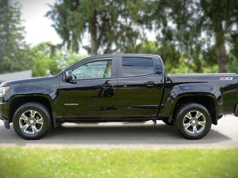 Used 2018 Chevrolet Colorado Z71 AWD/4WD image 8