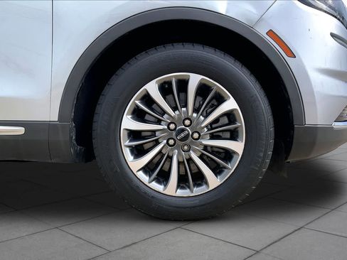 Used 2023 Lincoln Nautilus FWD w/ Premium Package image 10